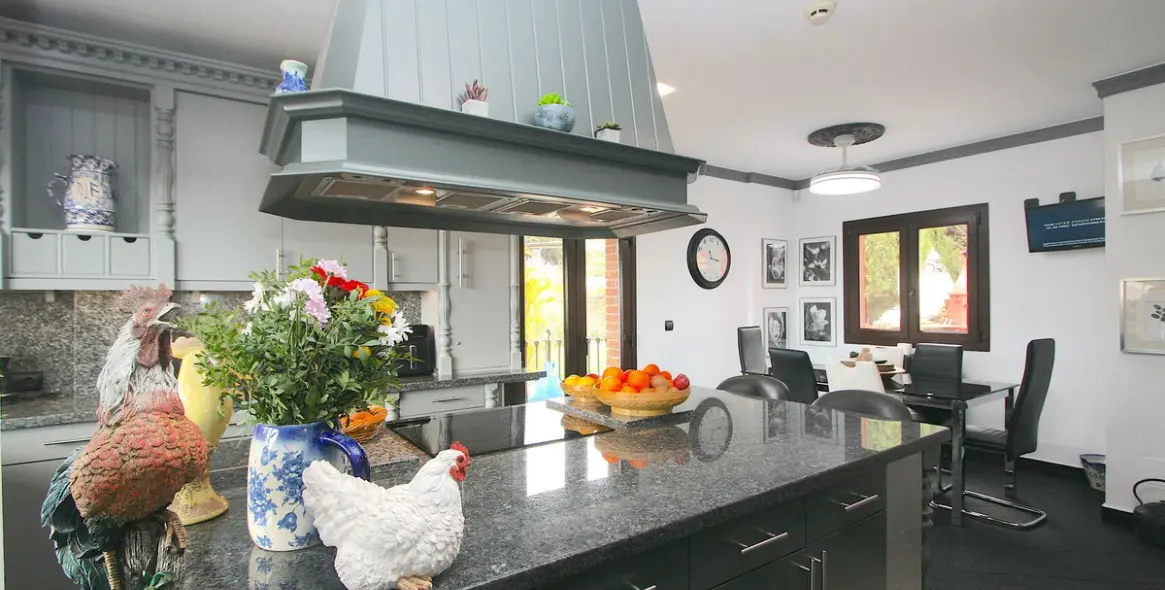 Продажа  отдельно стоящей виллы в Benalmadena Costa 10