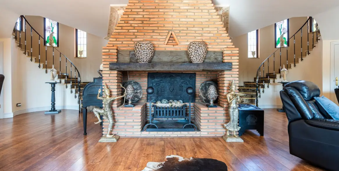 Продажа  отдельно стоящей виллы в Benalmadena Costa 11