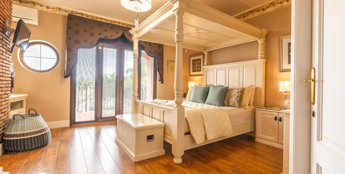 Продажа  отдельно стоящей виллы в Benalmadena Costa 16