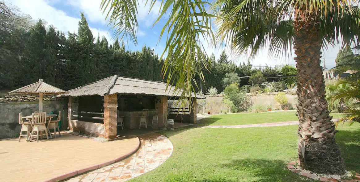 Продажа  отдельно стоящей виллы в Benalmadena Costa 24