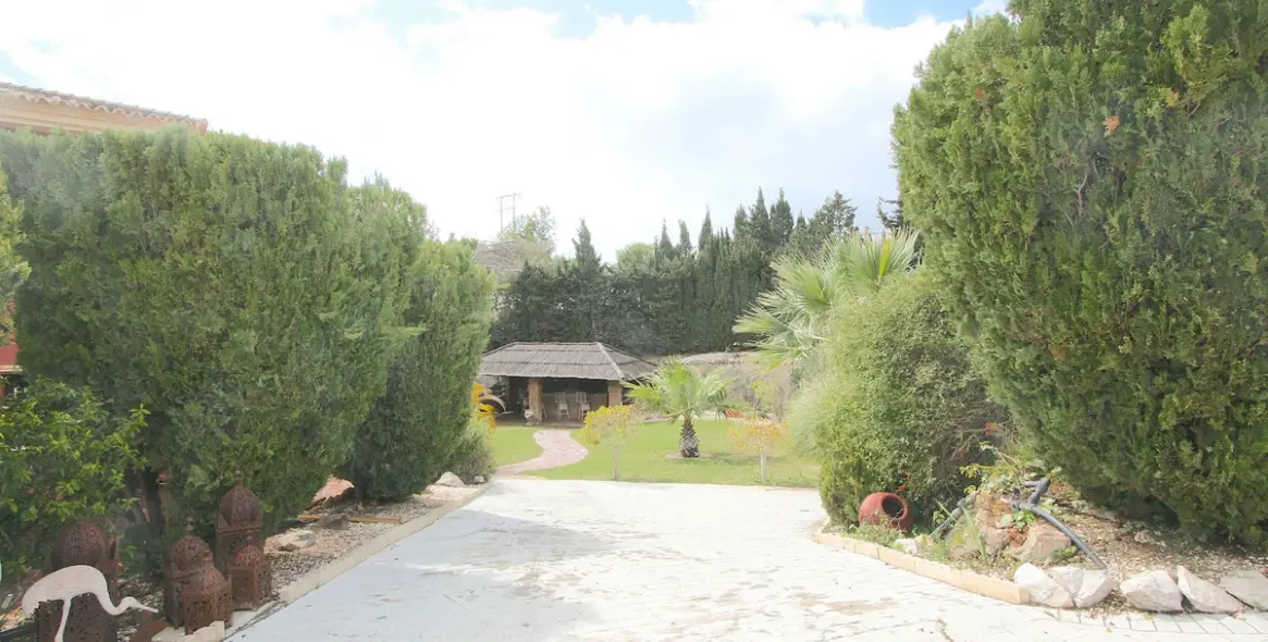 Продажа  отдельно стоящей виллы в Benalmadena Costa 49