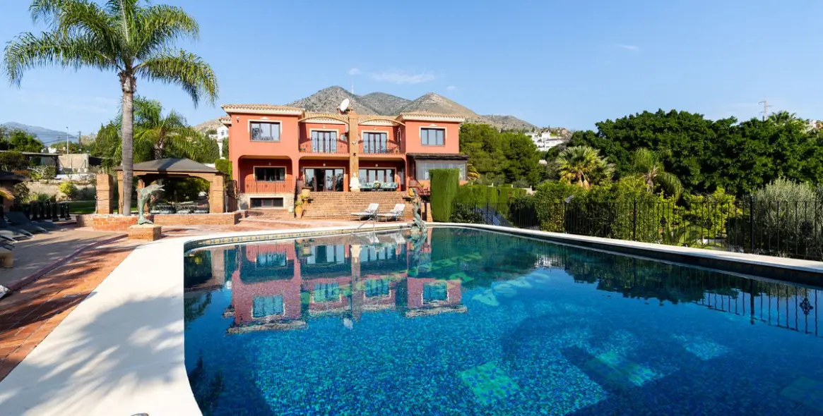 Продажа  отдельно стоящей виллы в Benalmadena Costa 57