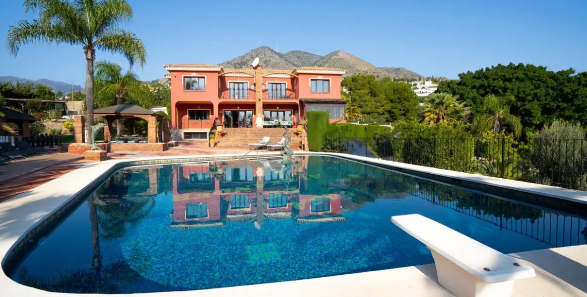 Продажа  отдельно стоящей виллы в Benalmadena Costa 58