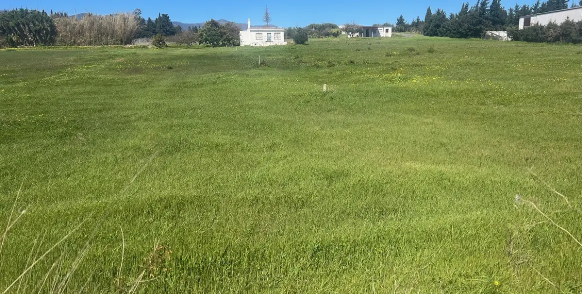 Sale of commercial plot in Estepona 4