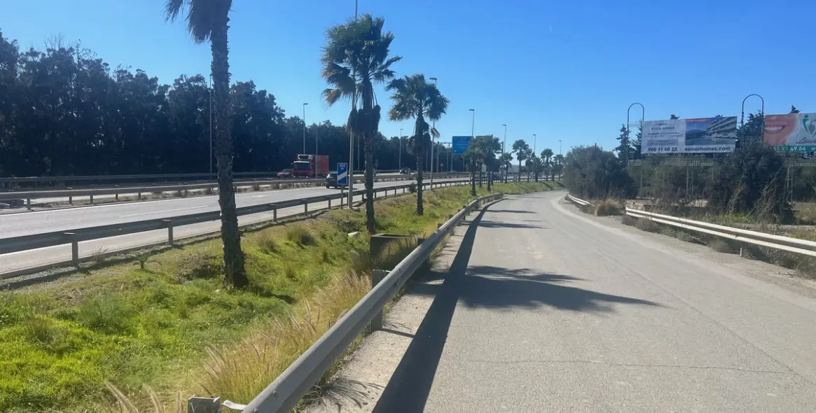 Sale of commercial plot in Estepona 7