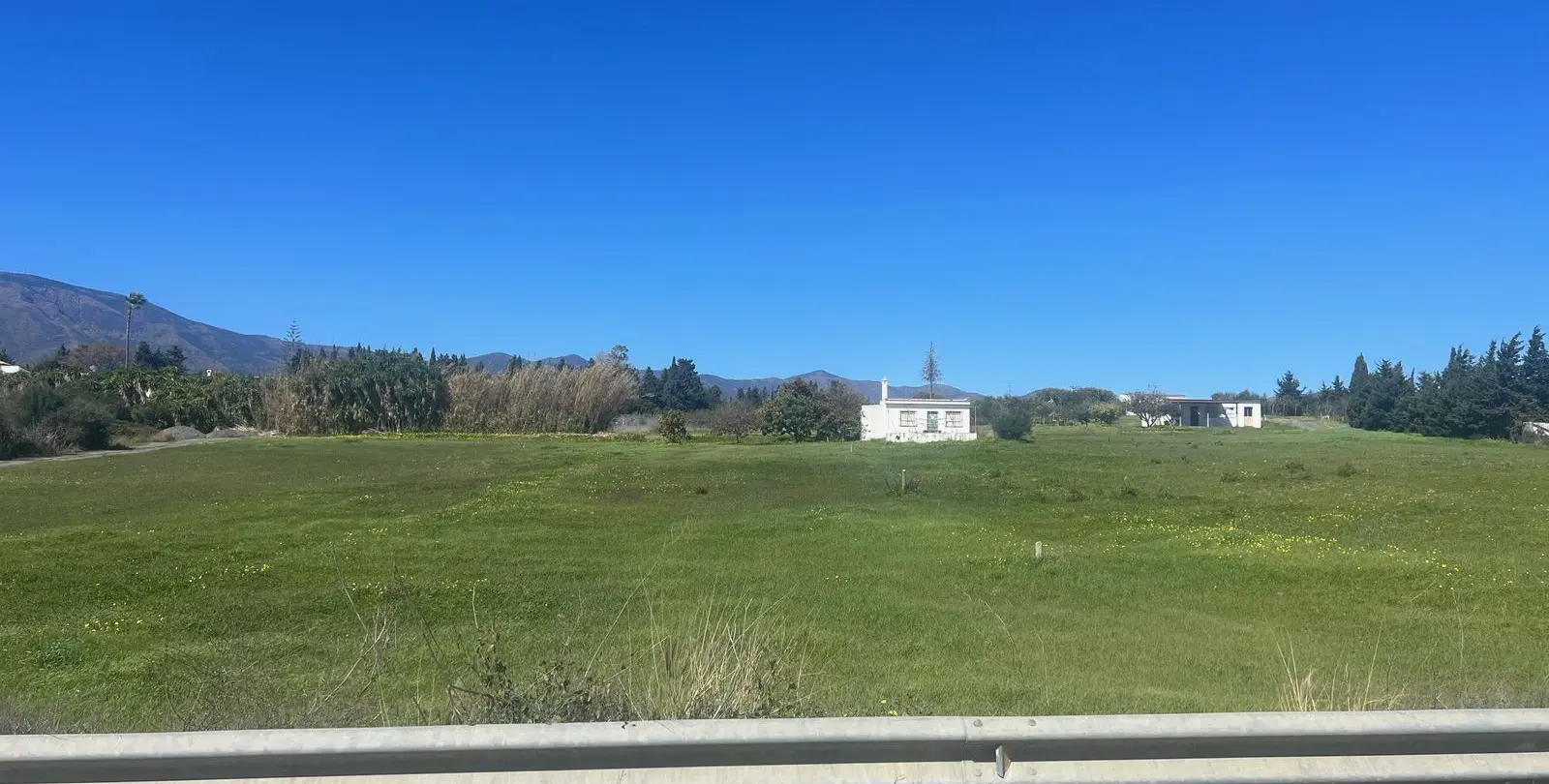 Sale of commercial plot in Estepona 2