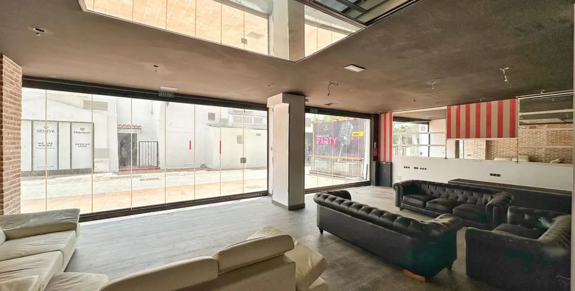 Sale of commercial premises in Puerto Banús 7