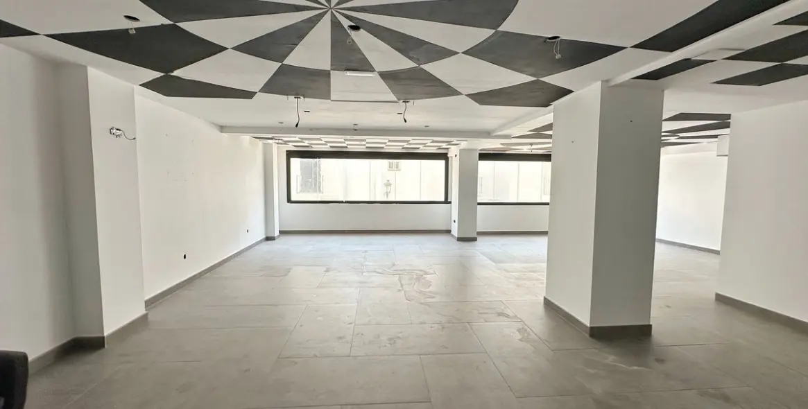 Sale of commercial premises in Puerto Banús 18