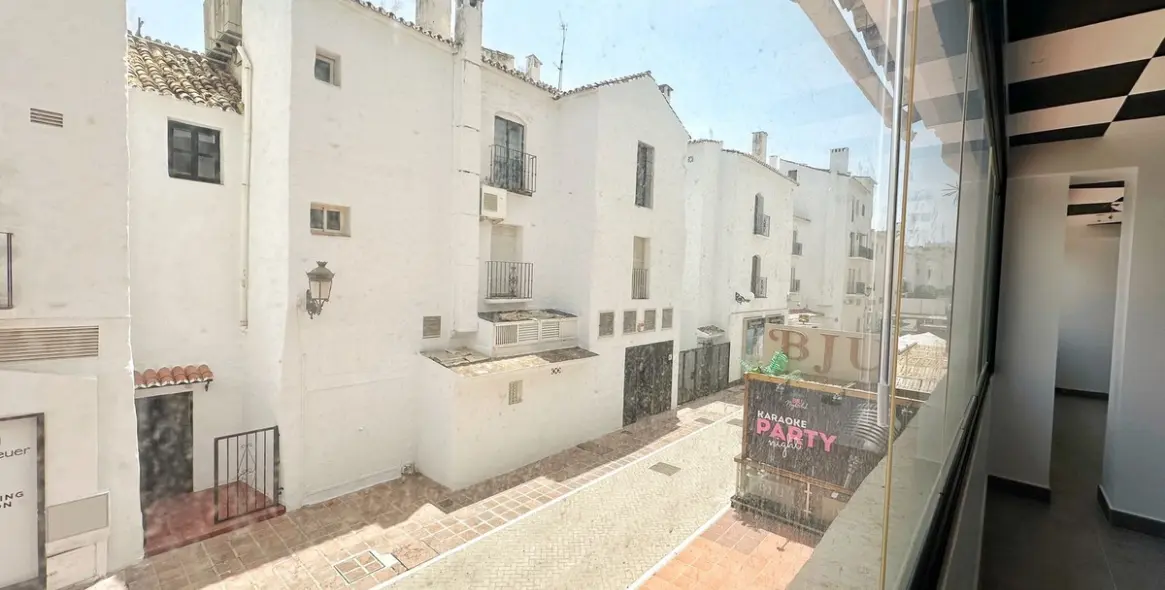 Продажа коммерческого помещения в Puerto Banús 22