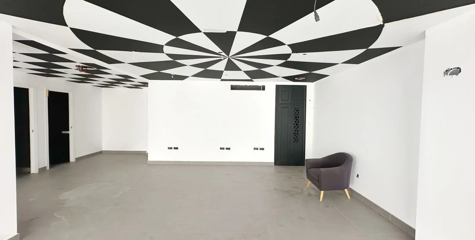 Sale of commercial premises in Puerto Banús 19
