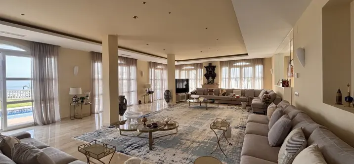 Продажа  отдельно стоящей виллы в Selwo 4