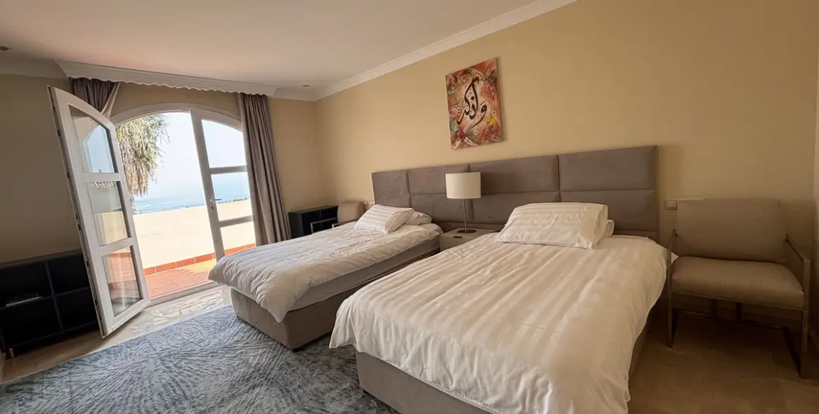 Sale of detached villa in Selwo 9