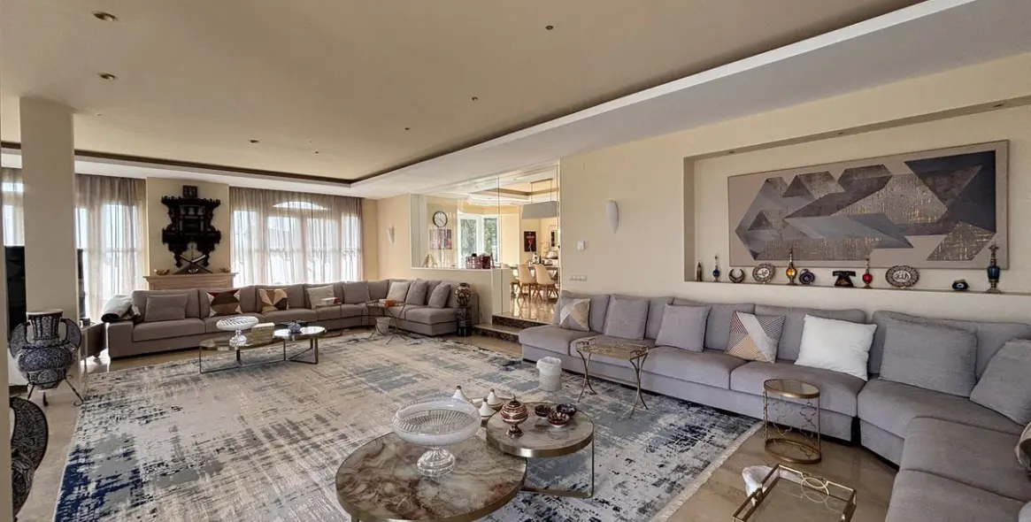 Venta de villa independiente en Selwo 4