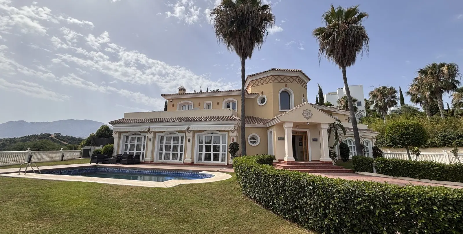 Venta de villa independiente en Selwo 4