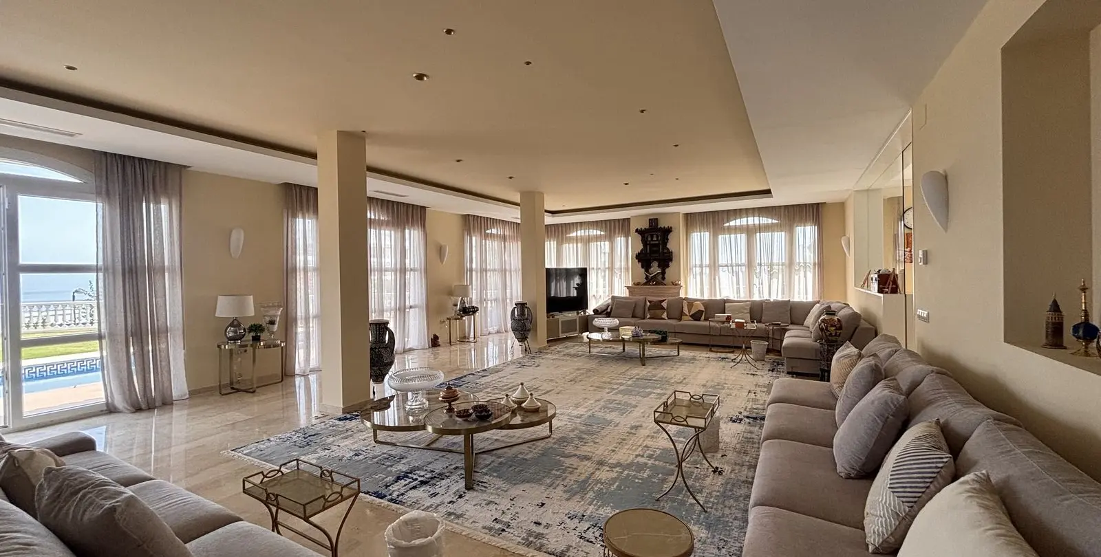Venta de villa independiente en Selwo 10