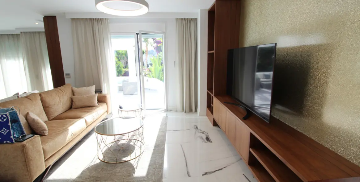 Long-term rent of detached villa in Nueva Andalucía 3