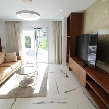 Venta de villa independiente en Nueva Andalucía