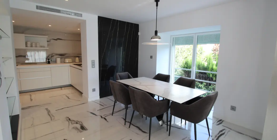 Long-term rent of detached villa in Nueva Andalucía 4