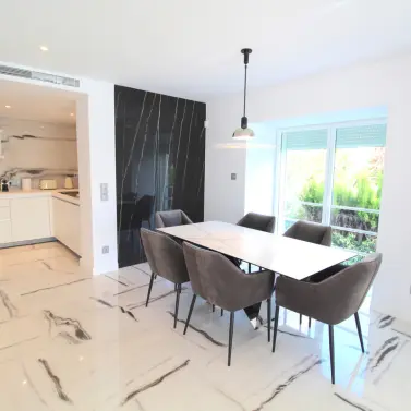 Venta de villa independiente en Nueva Andalucía