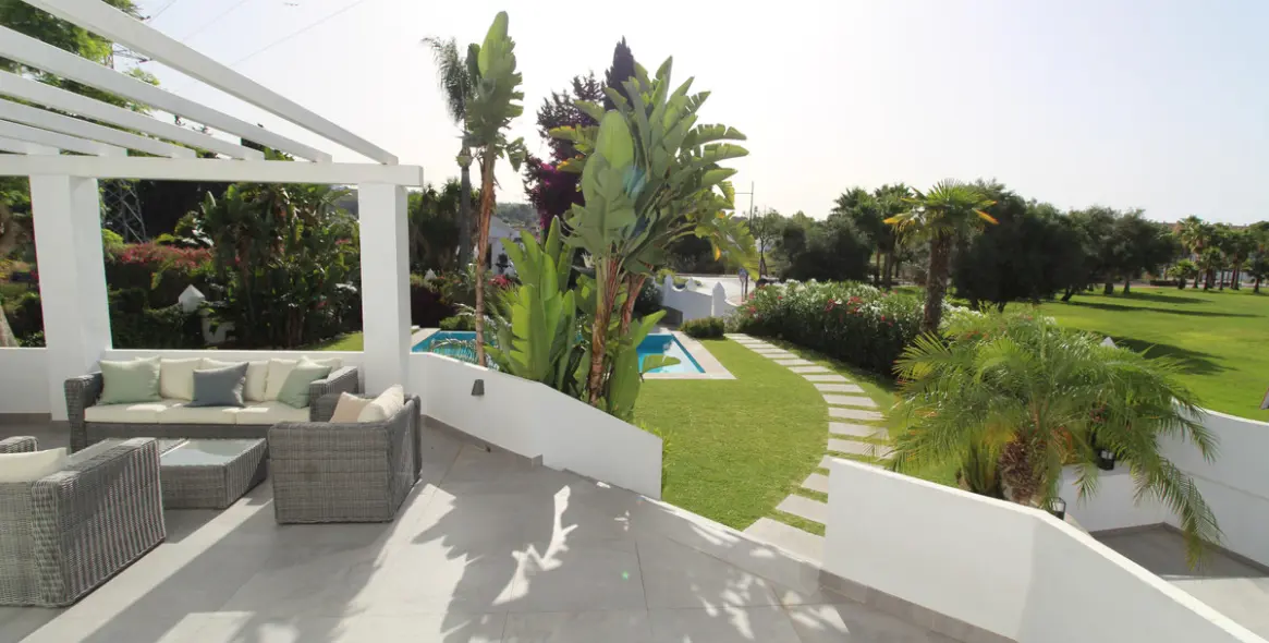 Long-term rent of detached villa in Nueva Andalucía 10