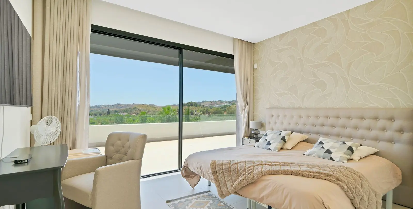 Sale of detached villa in La Cala Golf 100