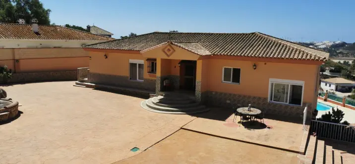 Venta de villa independiente en La Cala de Mijas 2