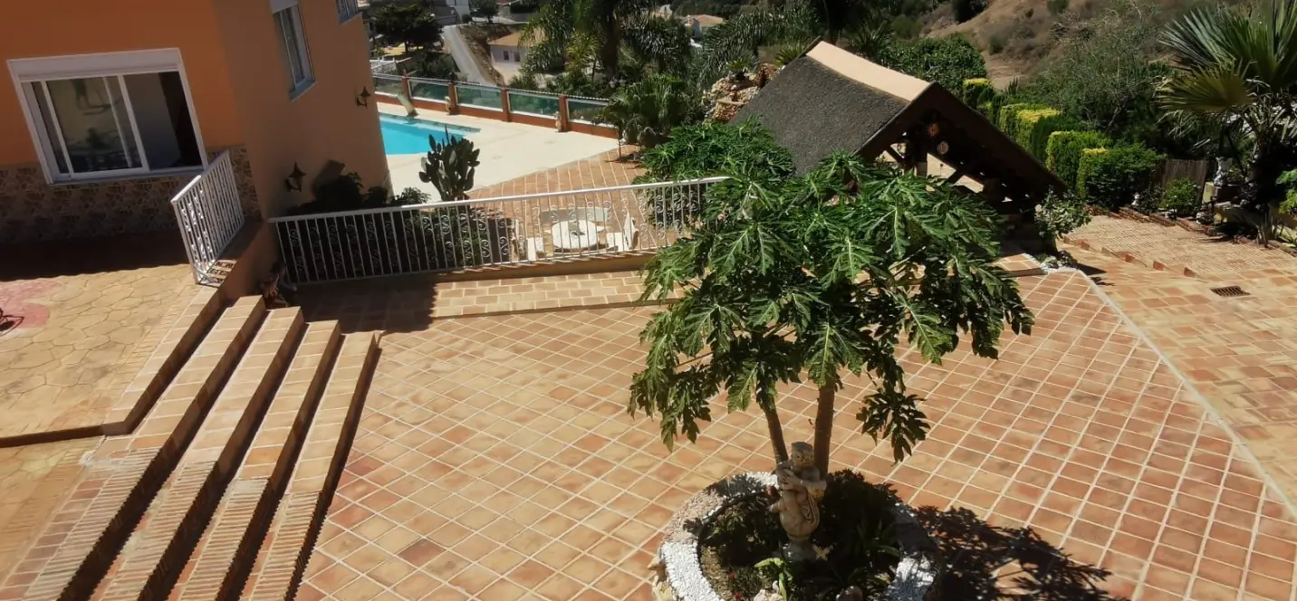 Sale of detached villa in La Cala de Mijas 3