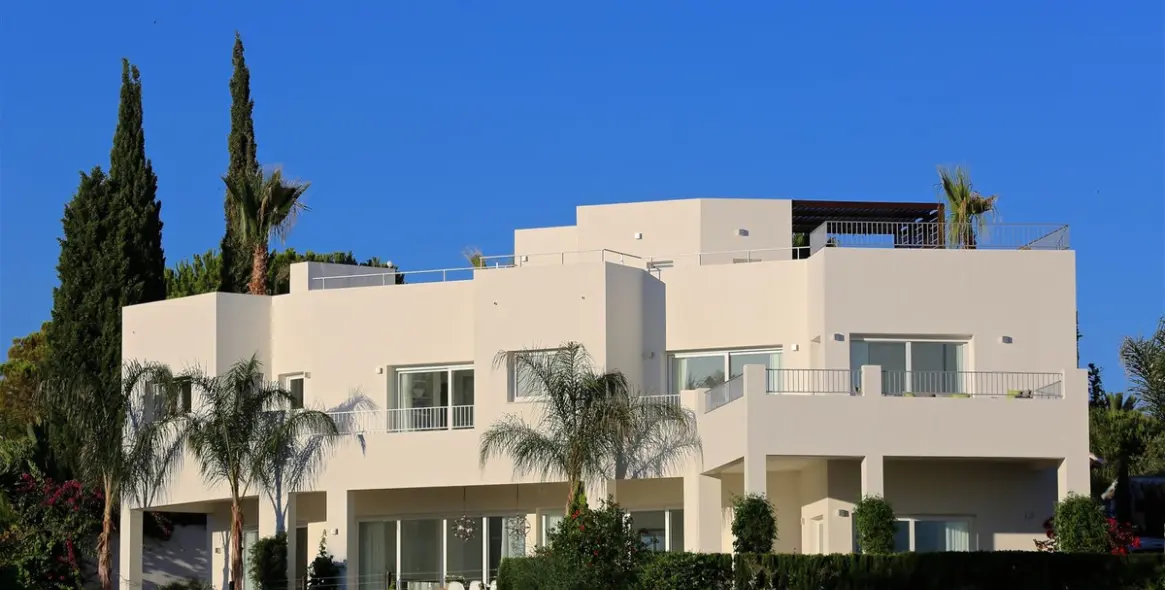 Sale of detached villa in El Rosario 1