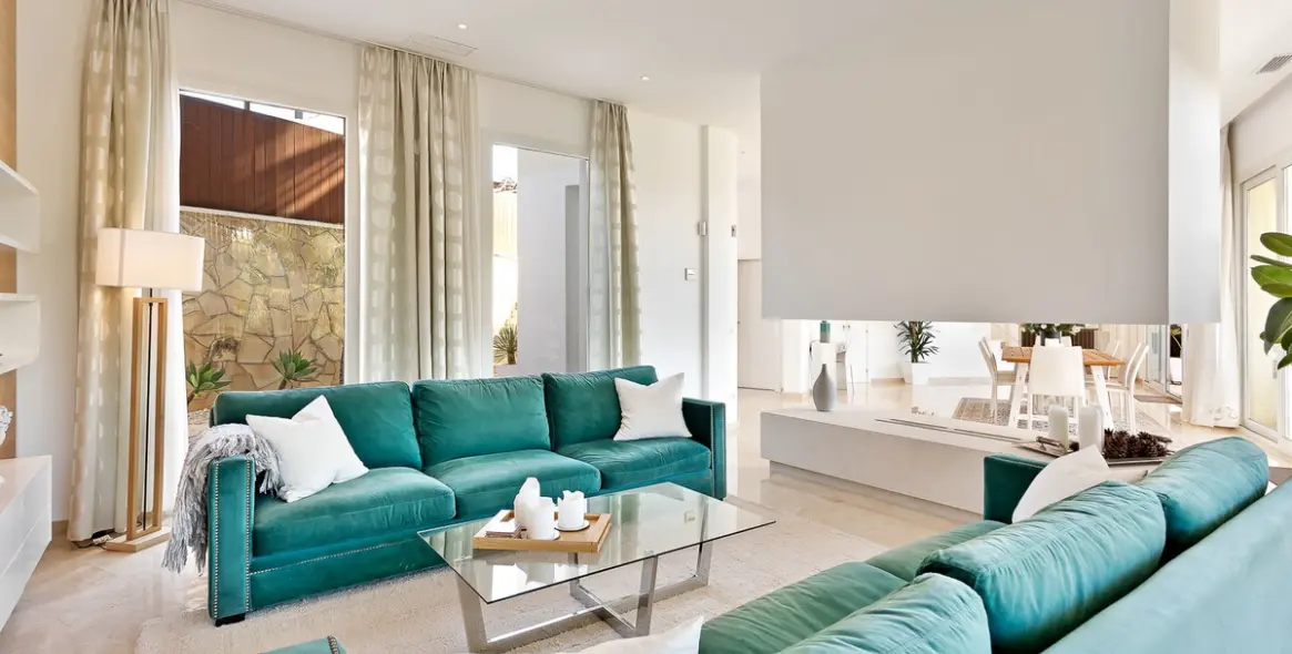 Sale of detached villa in El Rosario 10