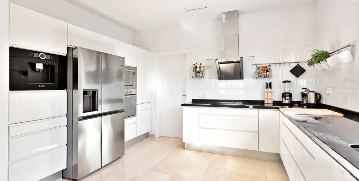 Sale of detached villa in El Rosario 13