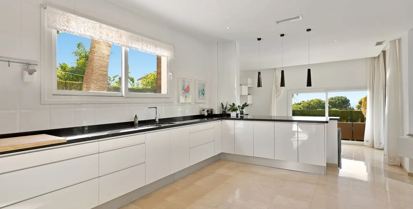 Venta de villa independiente en El Rosario 14