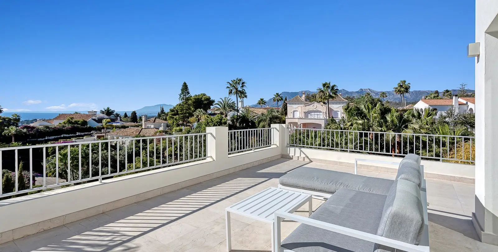 Venta de villa independiente en El Rosario 35