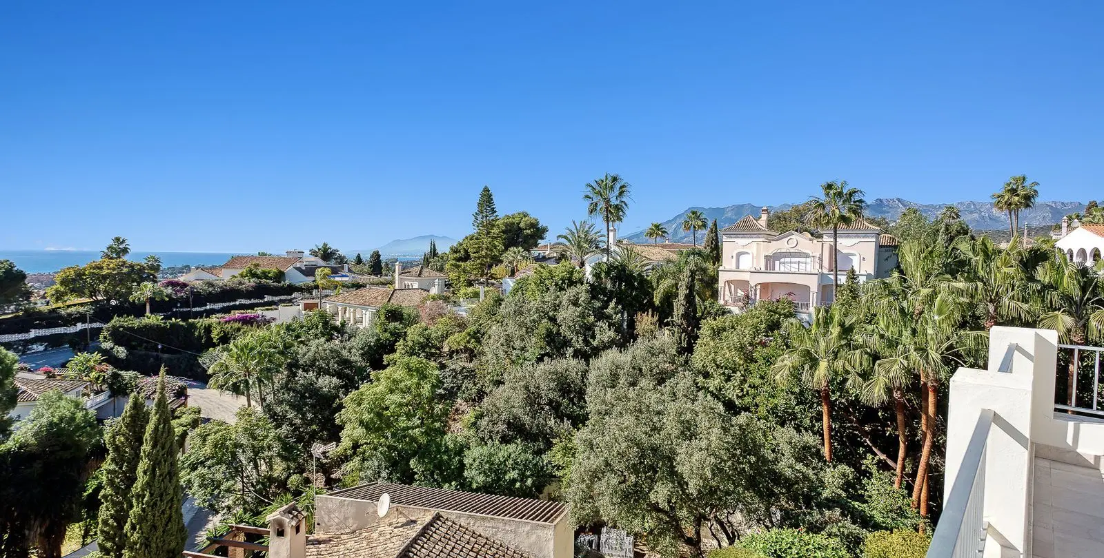 Venta de villa independiente en El Rosario 36