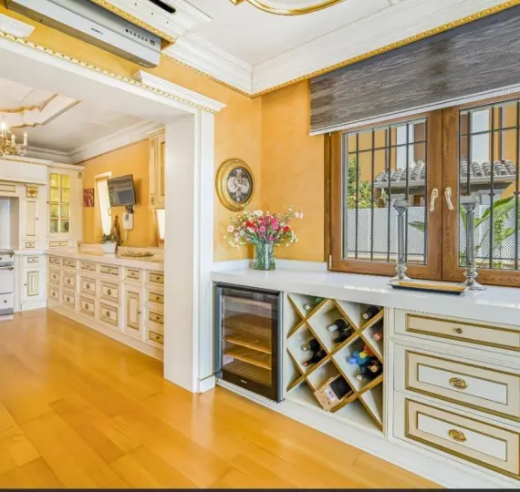 Detached villa R5222176