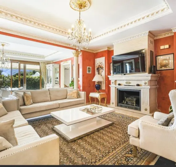 Detached villa R5222176