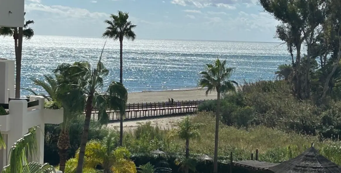 Sale of penthouse in Estepona (district New Golden Mile) 2