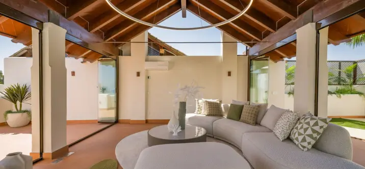 Penthouse R4875961 3