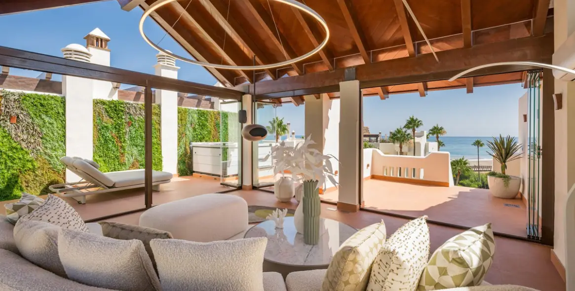 Sale of penthouse in New Golden Mile 2