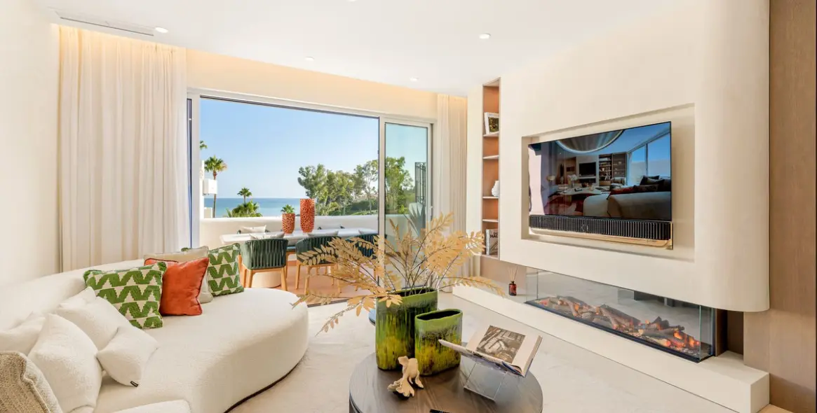 Sale of penthouse in New Golden Mile 4