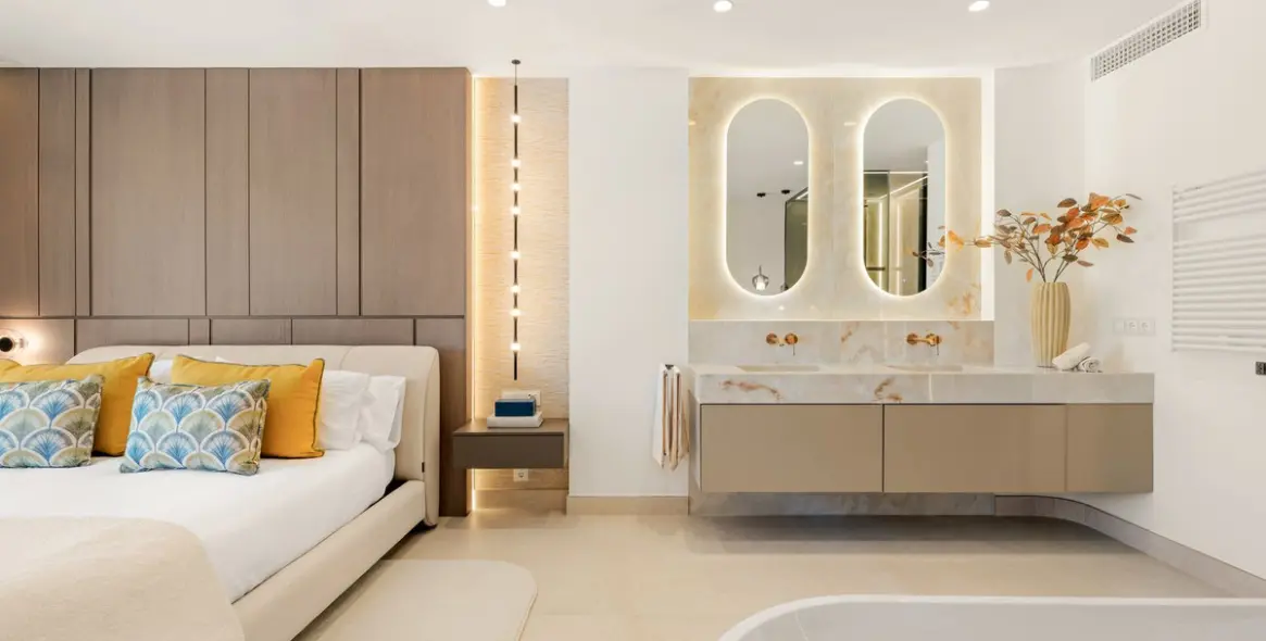 Sale of penthouse in New Golden Mile 13