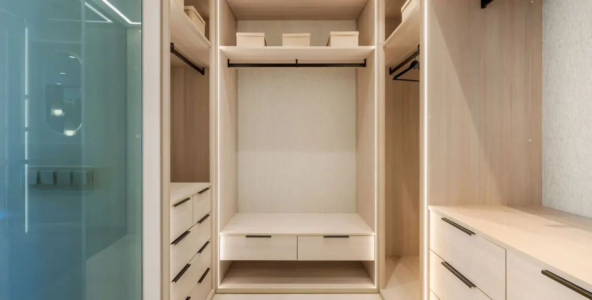 Sale of penthouse in New Golden Mile 17