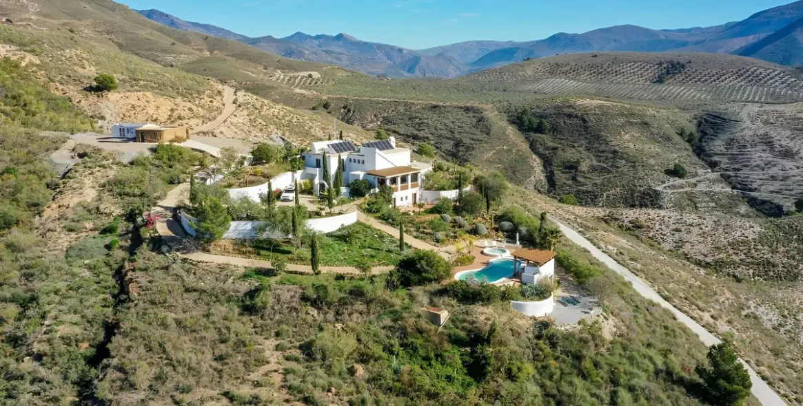 Sale of finca - cortijo in Malaga (district Provincia de Málaga) 2