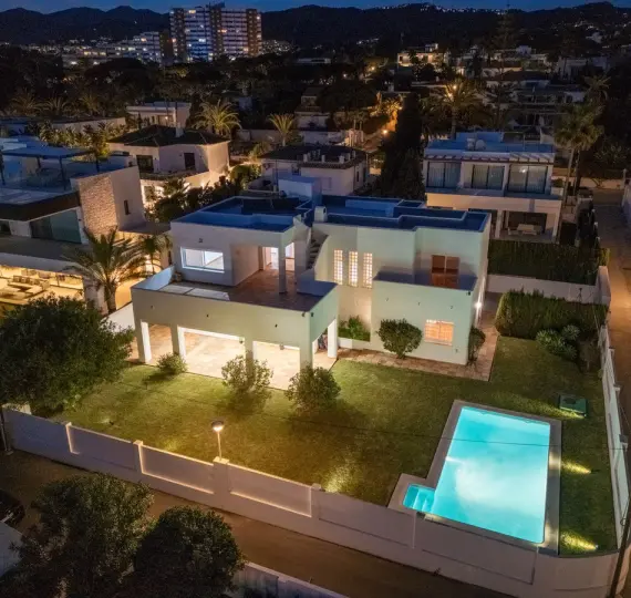 Detached villa R5009773