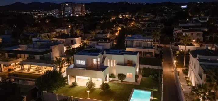 Detached villa R5009773 2