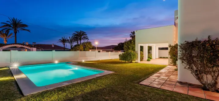 Detached villa R5009773 3