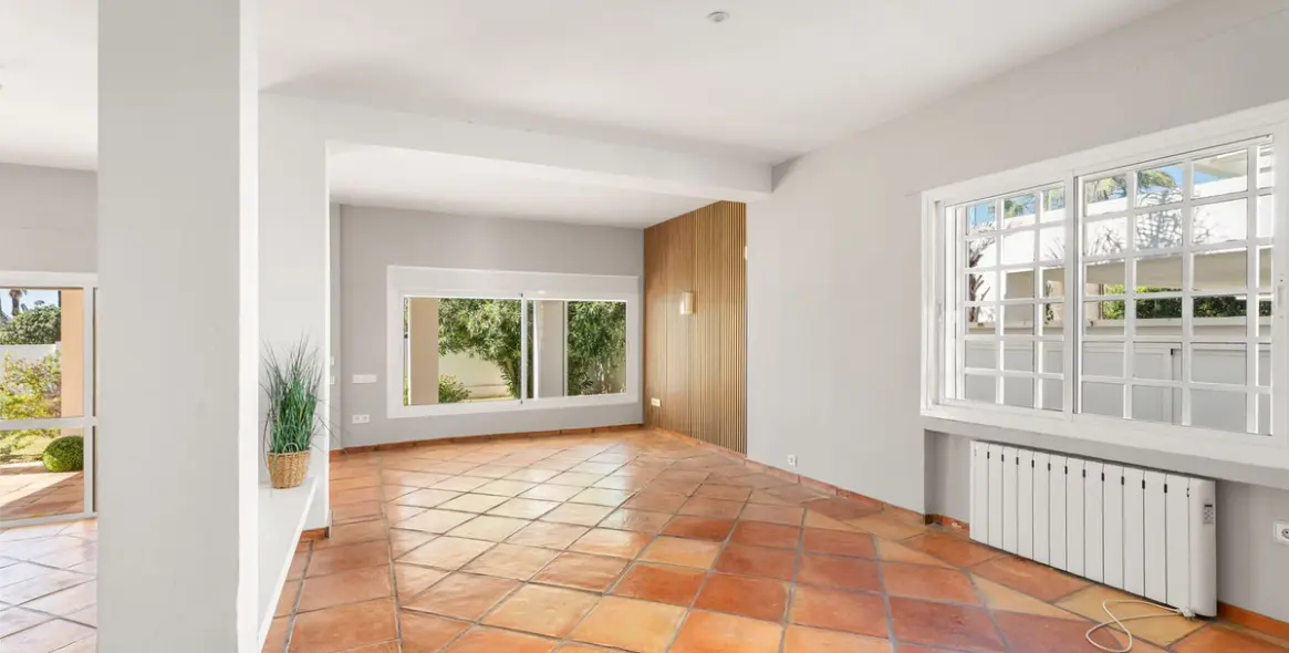 Sale of detached villa in Marbesa 15