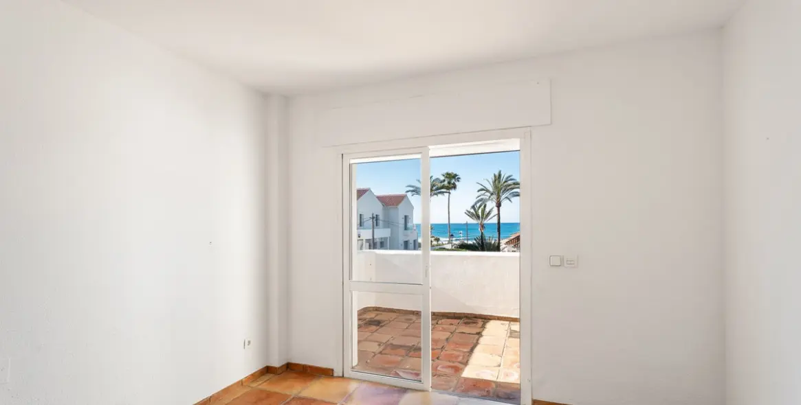 Sale of detached villa in Marbesa 17