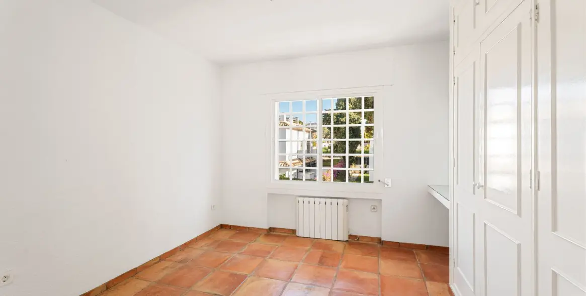 Sale of detached villa in Marbesa 19