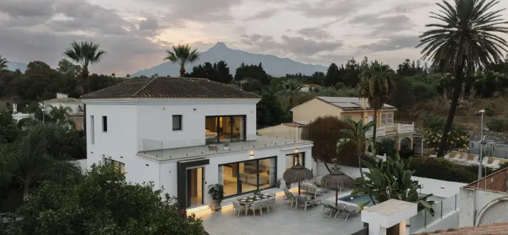 Venta de villa independiente en Nueva Andalucía 0