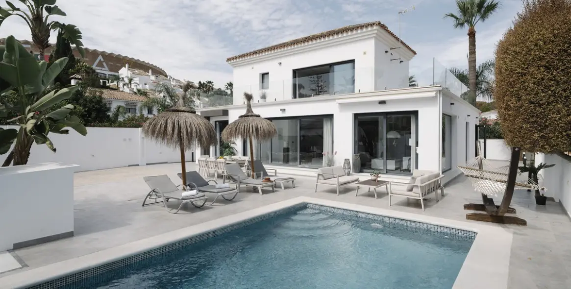 Venta de villa independiente en Nueva Andalucía 2